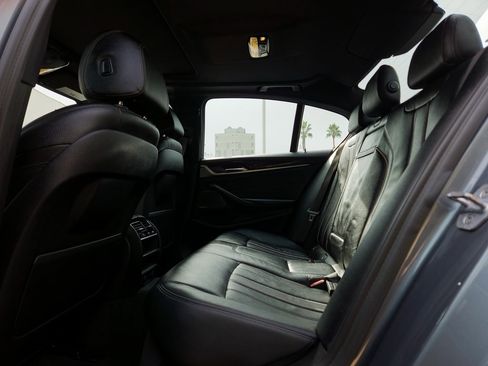 Used 2018 BMW 530e image 21