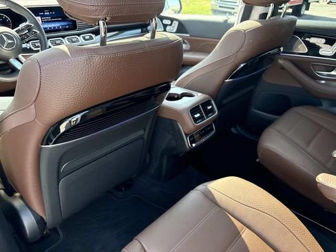 Used 2024 Mercedes-Benz GLS 450 4MATIC image 17