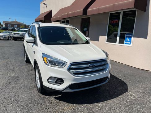 Used 2018 Ford Escape SEL AWD/4WD image 2
