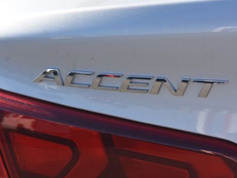 Used 2022 Hyundai Accent SE image 7