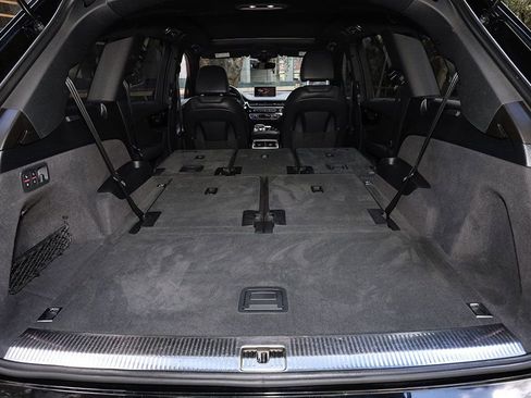 Used 2018 Audi Q7 3.0T Prestige w/ Prestige Package image 12