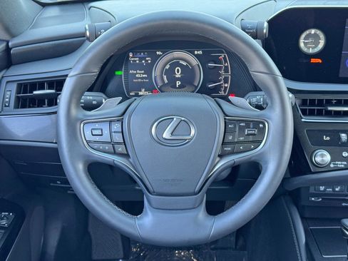 Used 2022 Lexus ES 300h w/ Premium Package image 21