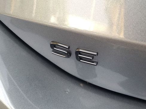 New 2026 Volkswagen Tiguan SE R-Line FWD image 6