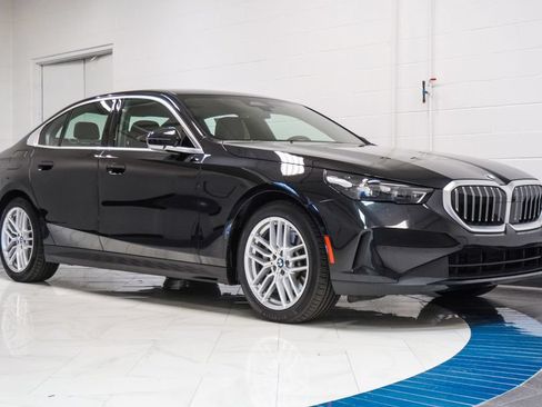 Used 2025 BMW 530i RWD image 5