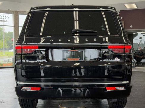 Used 2024 Jeep Wagoneer 4WD w/ Premium Group I image 18