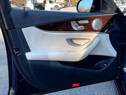 Used 2018 Mercedes-Benz E 300 image 21