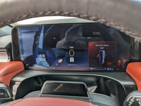 Used 2025 Lincoln Aviator Reserve w/ Luxury Package AWD/4WD image 36