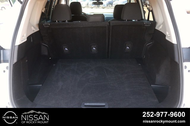 Used 2024 Nissan Rogue S AWD/4WD image 15