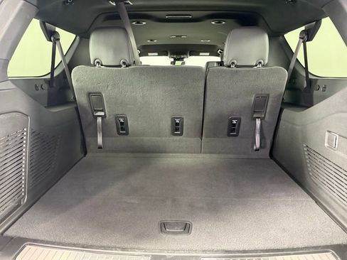 Used 2025 Chevrolet Suburban RST image 29