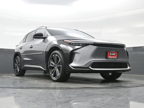 Used 2024 Toyota bZ4X Limited image 27