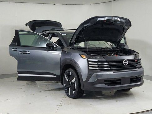 New 2026 Nissan Kicks SR w/ Illumination Package image 9