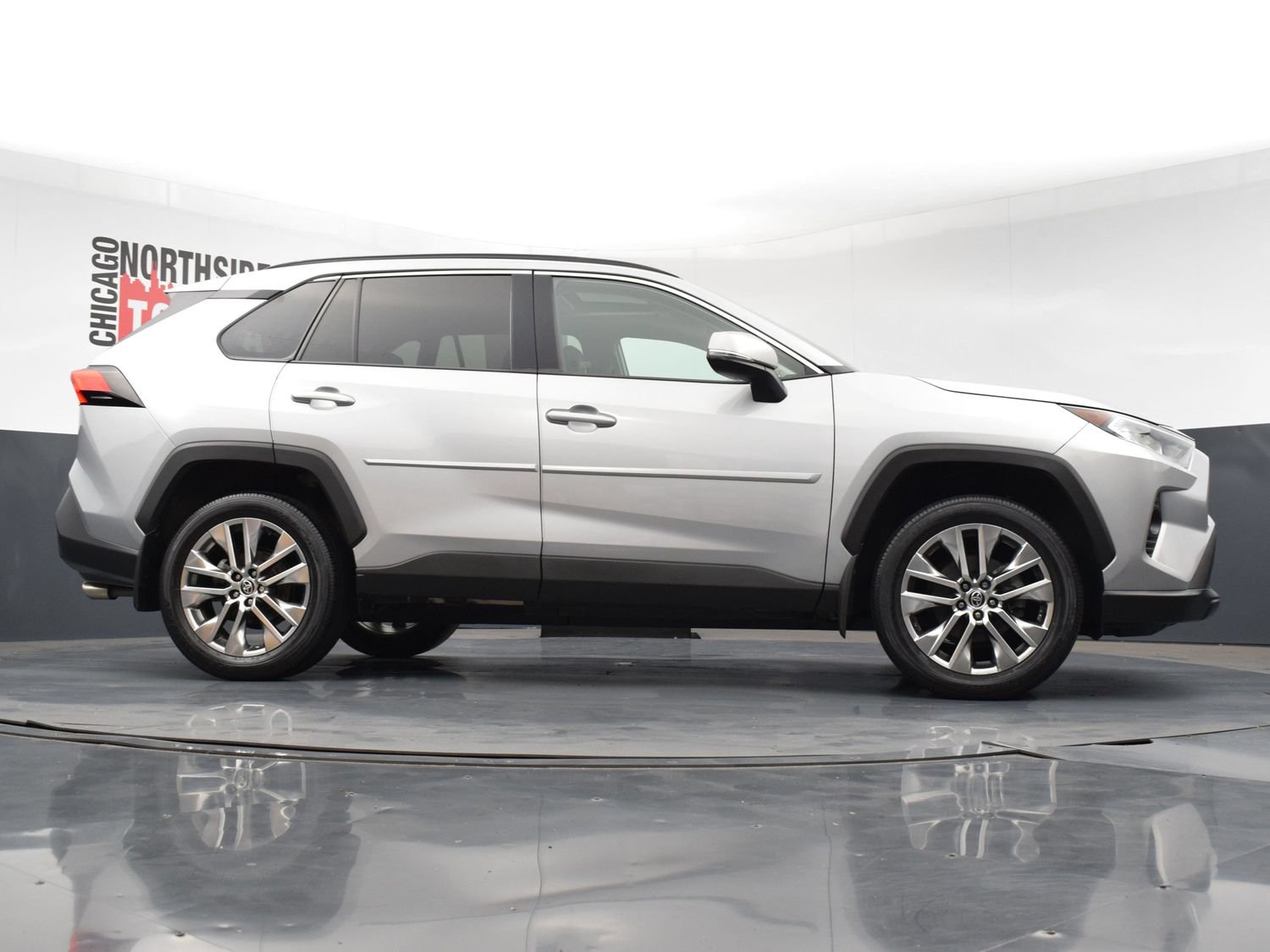 Used 2021 Toyota RAV4 XLE Premium AWD/4WD image 32