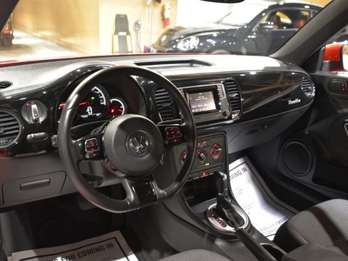 Used 2019 Volkswagen Beetle 2.0T S image 14