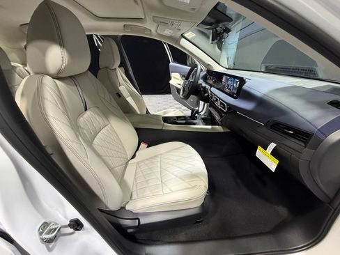 New 2026 Nissan Sentra SL FWD image 19