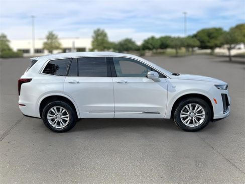 Certified 2024 Cadillac XT6 Luxury w/ LPO, Floor Liner Package image 7