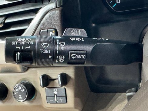 Used 2015 Chevrolet Tahoe LTZ AWD/4WD image 23