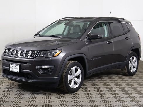 Used 2018 Jeep Compass Latitude w/ Cold Weather Group image 5