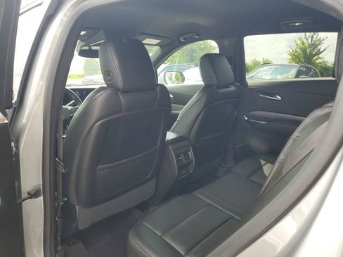 Used 2024 Cadillac XT4 Premium Luxury image 14
