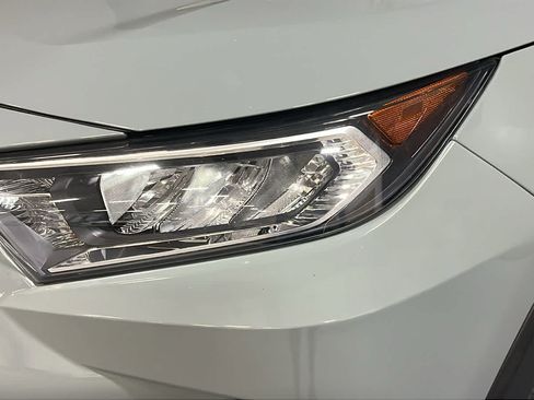 Used 2021 Toyota RAV4 XLE w/ Convenience Package AWD/4WD image 7