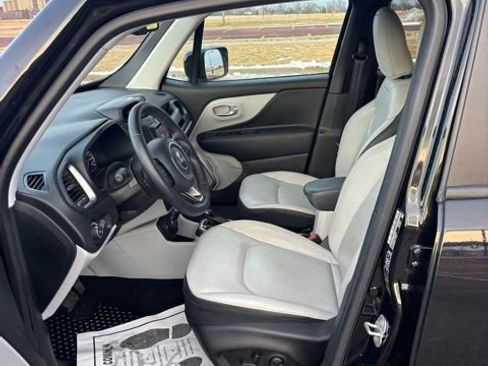 Used 2022 Jeep Renegade Limited AWD/4WD image 7