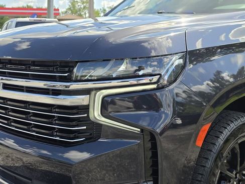 Used 2022 Chevrolet Suburban LT AWD/4WD image 9