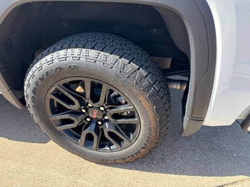 Used 2025 GMC Sierra 1500 Elevation w/ Elevation Premium Package AWD/4WD image 11