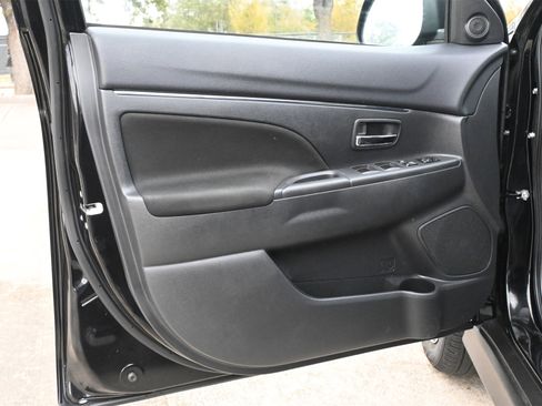 Used 2024 Mitsubishi Outlander Sport ES image 19