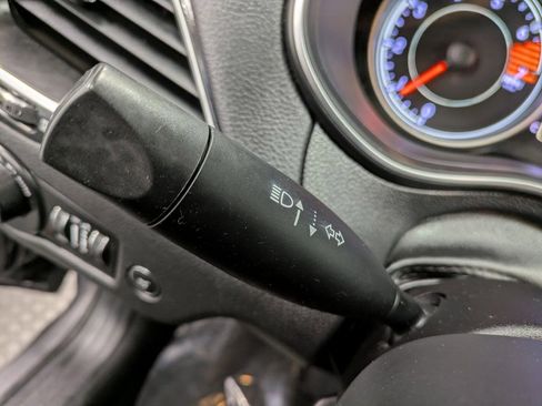 Used 2019 Jeep Cherokee Latitude Plus image 18