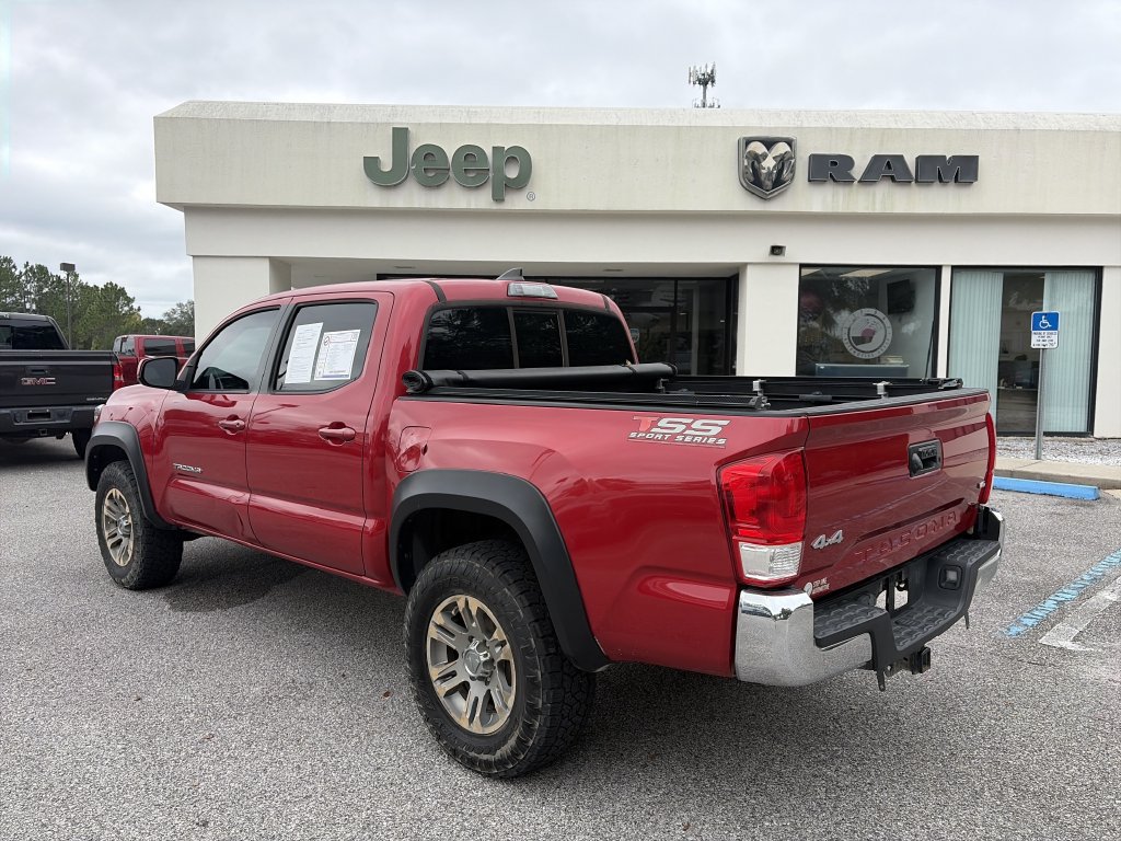 Used 2016 Toyota Tacoma SR5 w/ Towing Package AWD/4WD image 4
