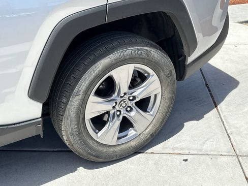 Used 2022 Toyota RAV4 XLE AWD/4WD image 8