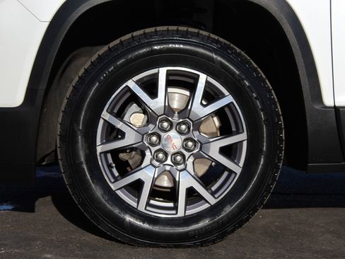 Used 2020 GMC Acadia SLT image 28