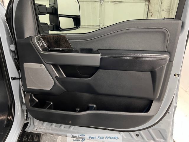 Used 2025 Ford F250 Lariat w/ Lariat Ultimate Package AWD/4WD image 35