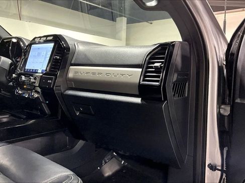 Used 2022 Ford F250 Lariat w/ Black Appearance Package AWD/4WD image 18