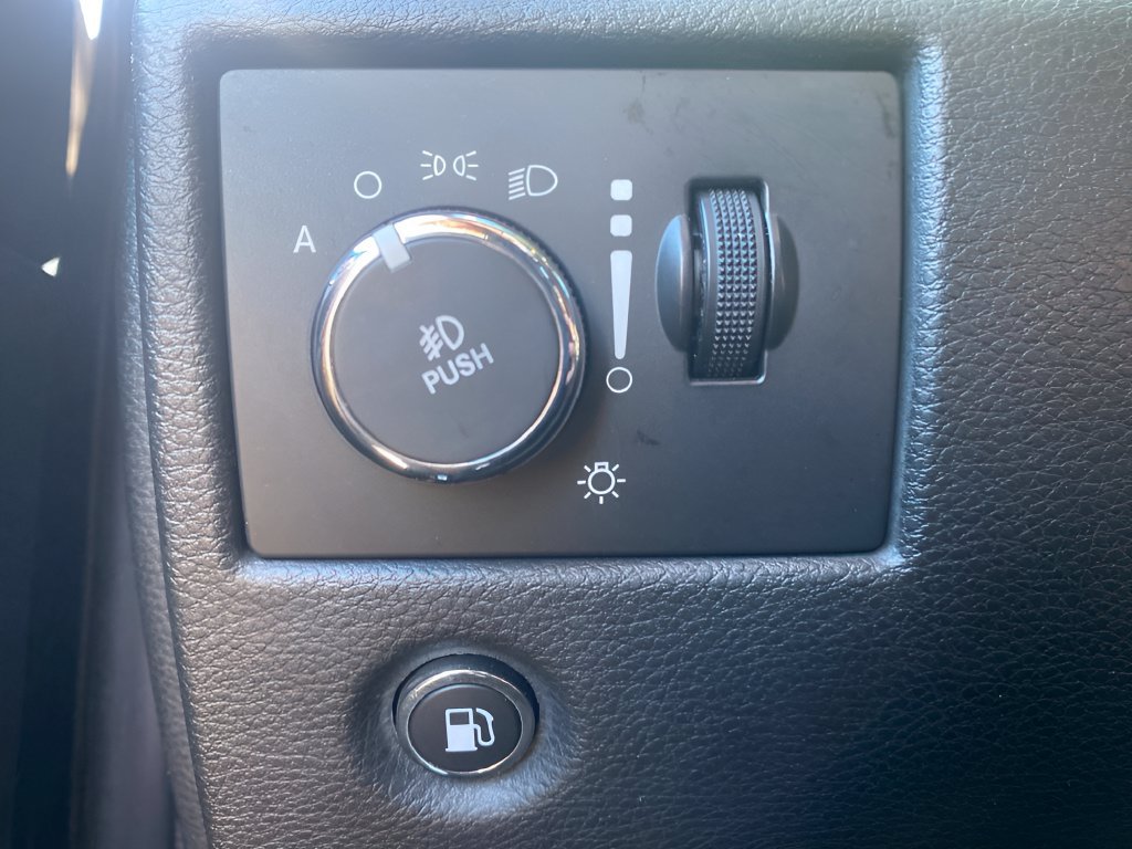 Used 2014 Jeep Grand Cherokee Limited AWD/4WD image 17