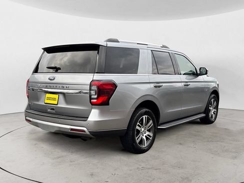 Used 2023 Ford Expedition Limited AWD/4WD image 5