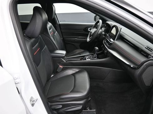 Used 2025 Jeep Compass Trailhawk AWD/4WD image 24