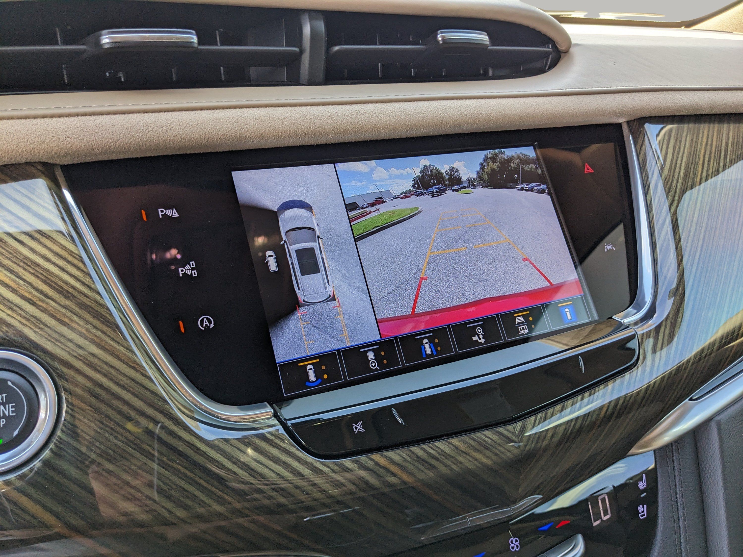 Used 2023 Cadillac XT6 Sport w/ Platinum Package AWD/4WD image 28
