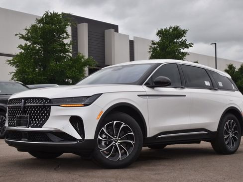 New 2026 Lincoln Nautilus Premier image 8