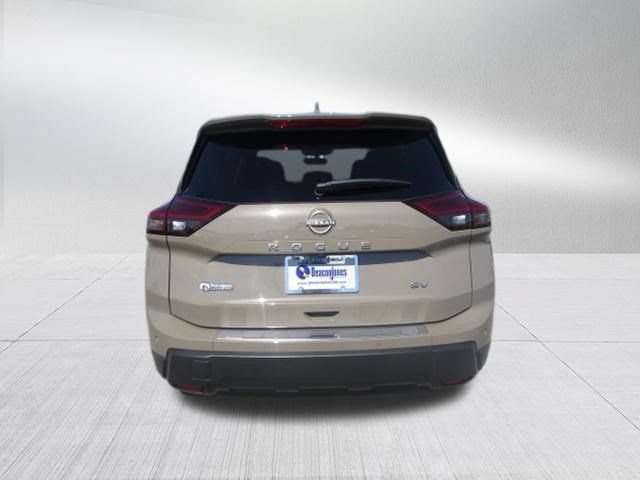 Used 2024 Nissan Rogue SV w/ SV Premium Package FWD image 4