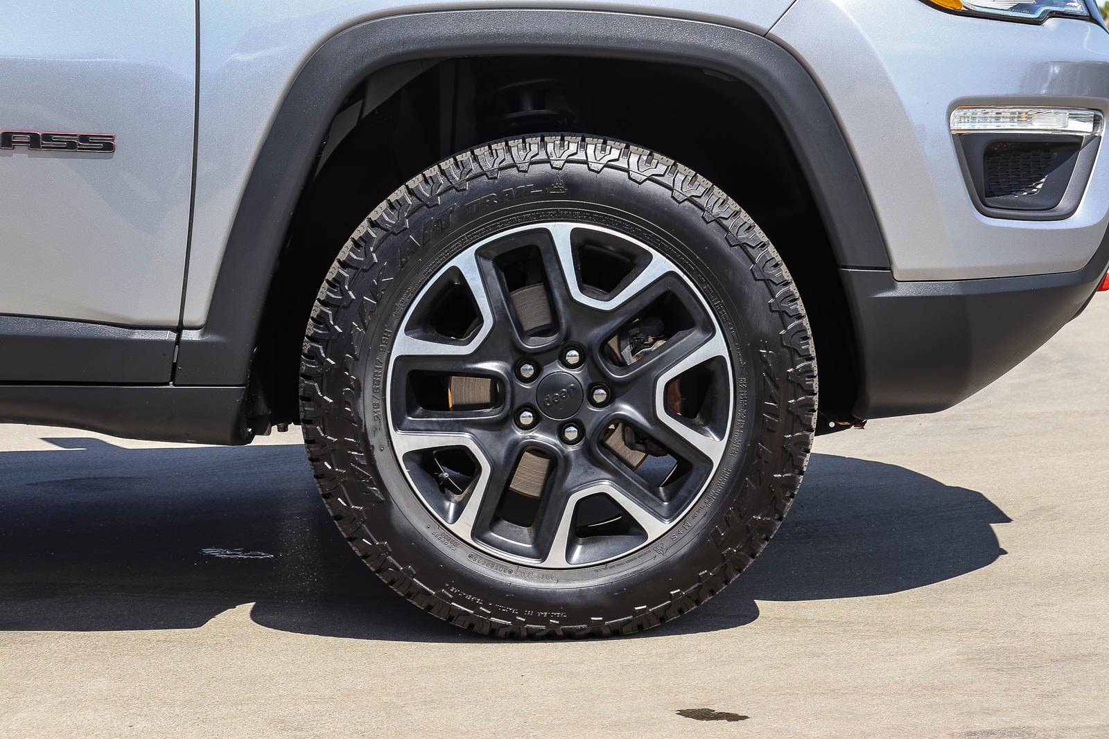 Used 2019 Jeep Compass Trailhawk AWD/4WD image 10
