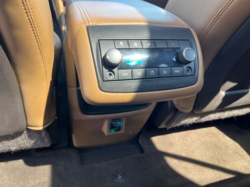Used 2016 Buick Enclave Leather FWD image 12