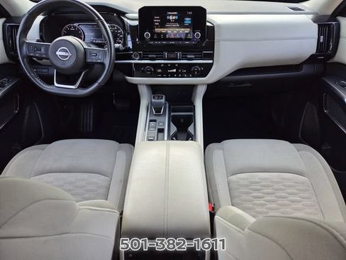 Used 2024 Nissan Pathfinder SV FWD image 12