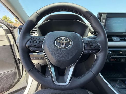 Used 2022 Toyota RAV4 XLE w/ XLE Grade Weather Package FWD image 10