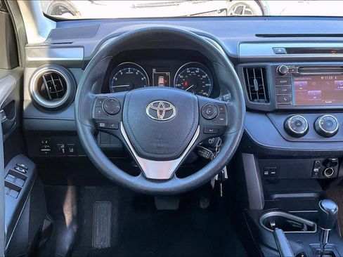 Used 2017 Toyota RAV4 LE image 6