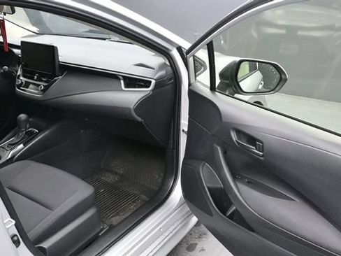 Used 2024 Toyota Corolla LE w/ LE Convenience Package FWD image 11