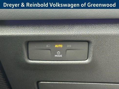 New 2026 Volkswagen Tiguan SE image 16