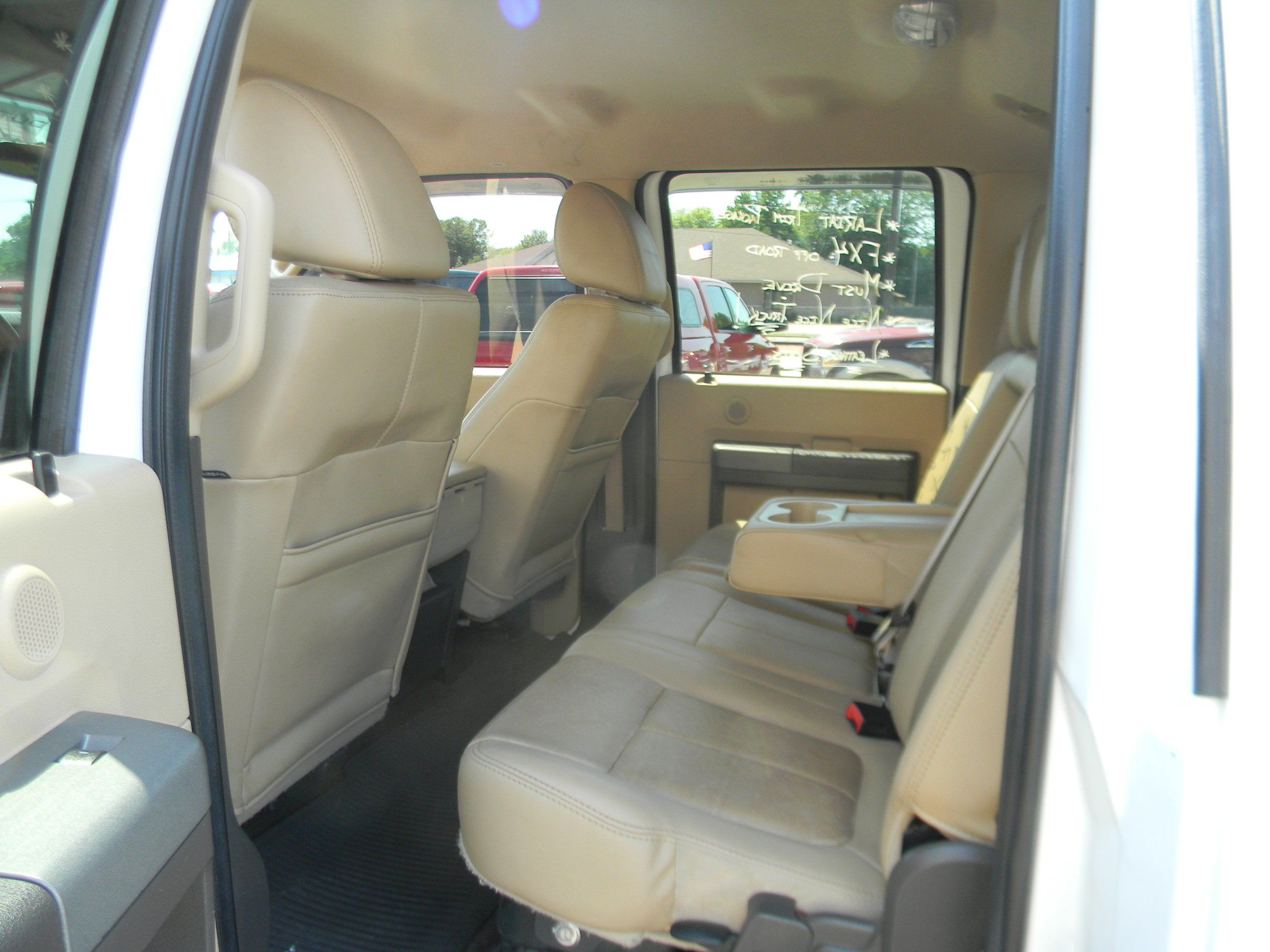 Used 2011 Ford F250 Lariat w/ Lariat Interior Pkg AWD/4WD image 10