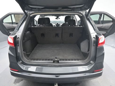 Used 2020 Chevrolet Equinox LT w/ Driver Convenience Package image 2