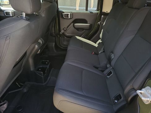 Used 2022 Jeep Gladiator Sport AWD/4WD image 24