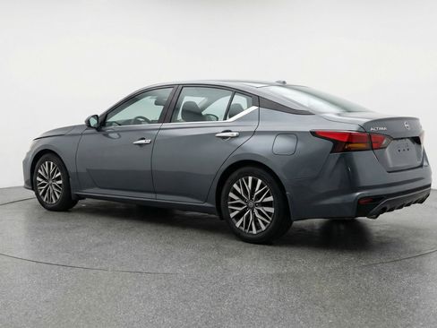Used 2025 Nissan Altima 2.5 SV image 6